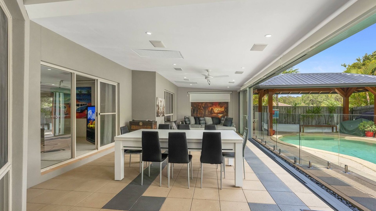 Parkwood House | Beautiful Holiday Home In Parkwood For The Family Only 10 Minutes To Theme Parks