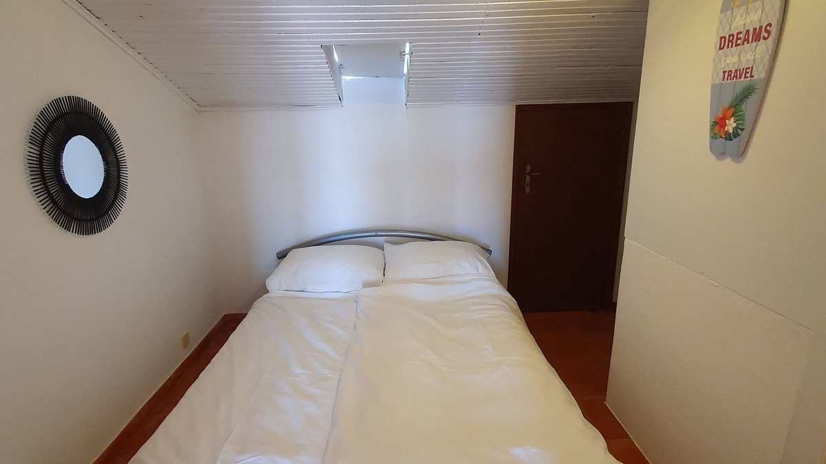 Mina do Azeiche House | BEAUTIFUL HOLIDAY HOME NEAR PAREDES WITH POOL AND DIRECT BEACH ACCESS