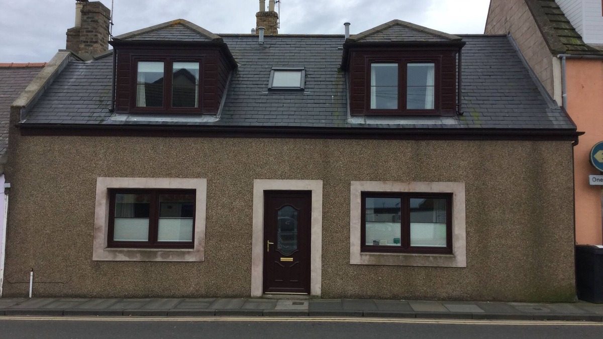 Eyemouth House | Beautiful holiday house with sea views in centrally located to all amenities
