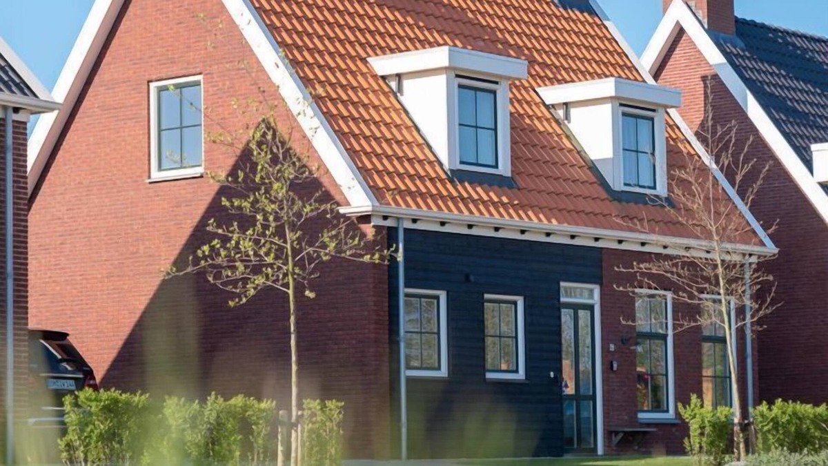 Colijnsplaat House | Beautiful holiday home in Zeeland with a whirlpool and sauna