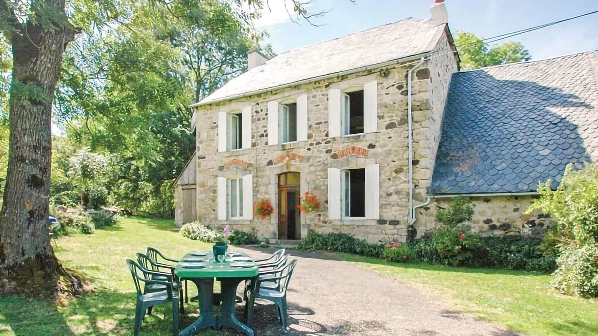 Riom-es-Montagnes House | Beautiful home in riom-ès-montagnes