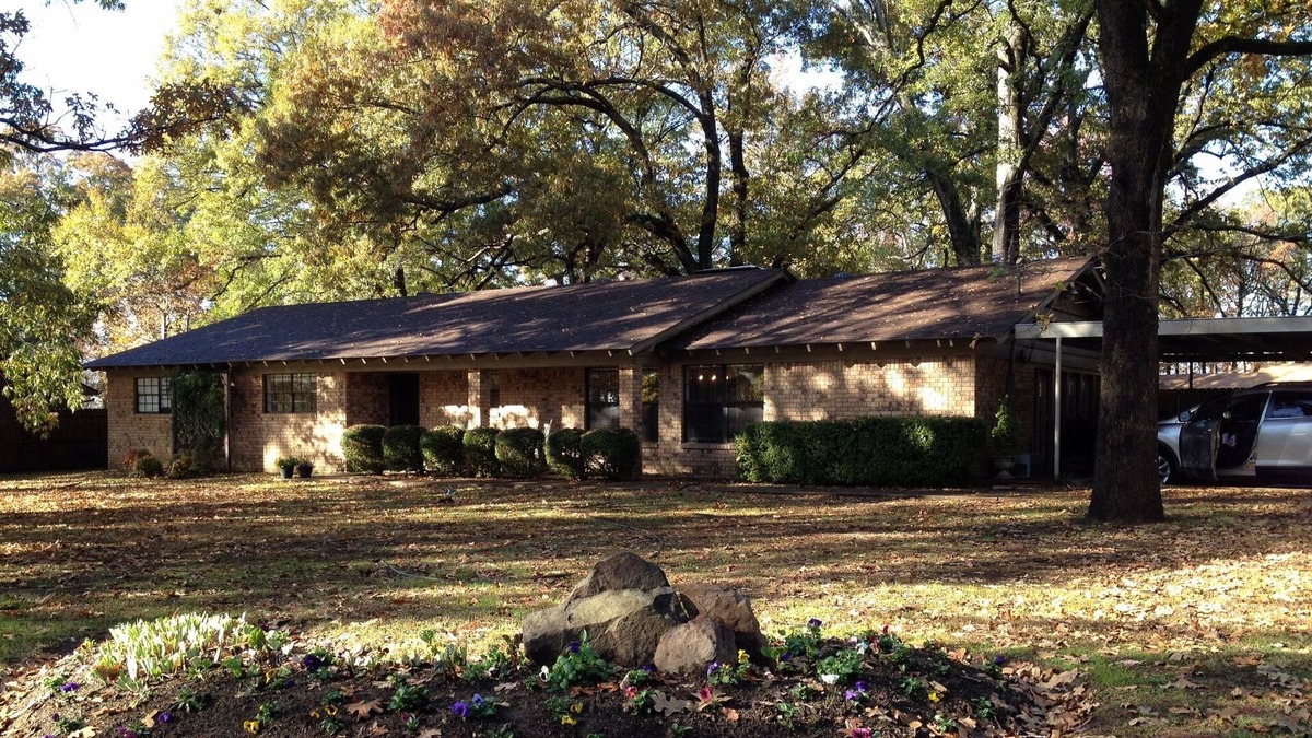 Texarkana House | Beautiful Home 1600sf 2bd/1ba Quiet Neighborhood Close to Dining/Entertainment