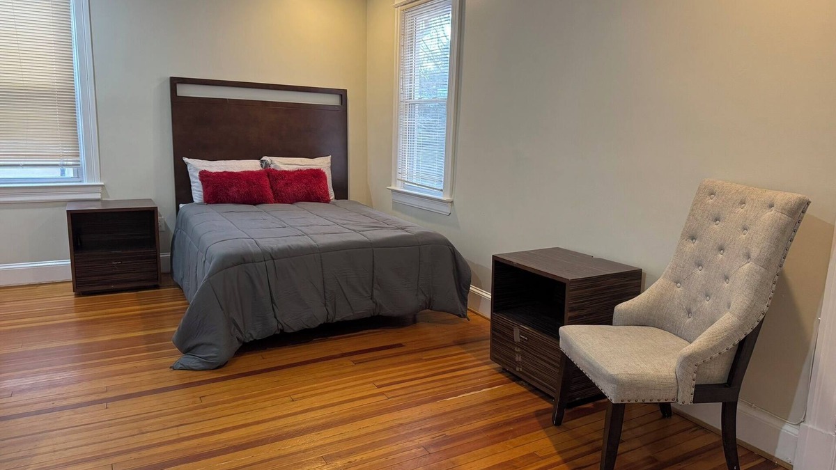 16th Street Heights Bed & Breakfast | Beautiful Home Away from Home: Spacious 5-bedroom house in Washington DC.