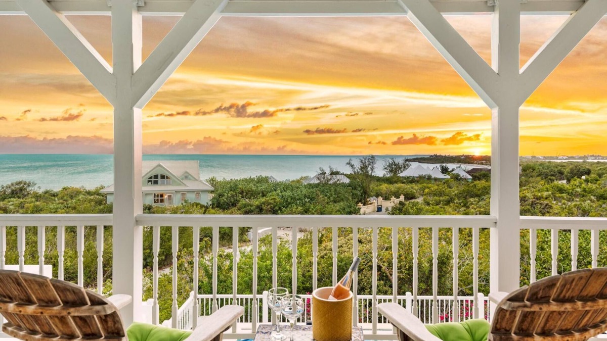 Ocean Point Villa | Beautiful Home by Taylor Bay Beach
