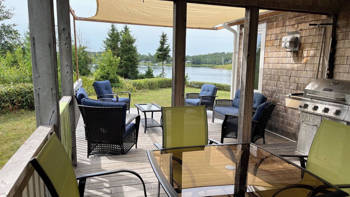 Trenton House | Beautiful home on an ocean inlet - Walking distance from sandy beach