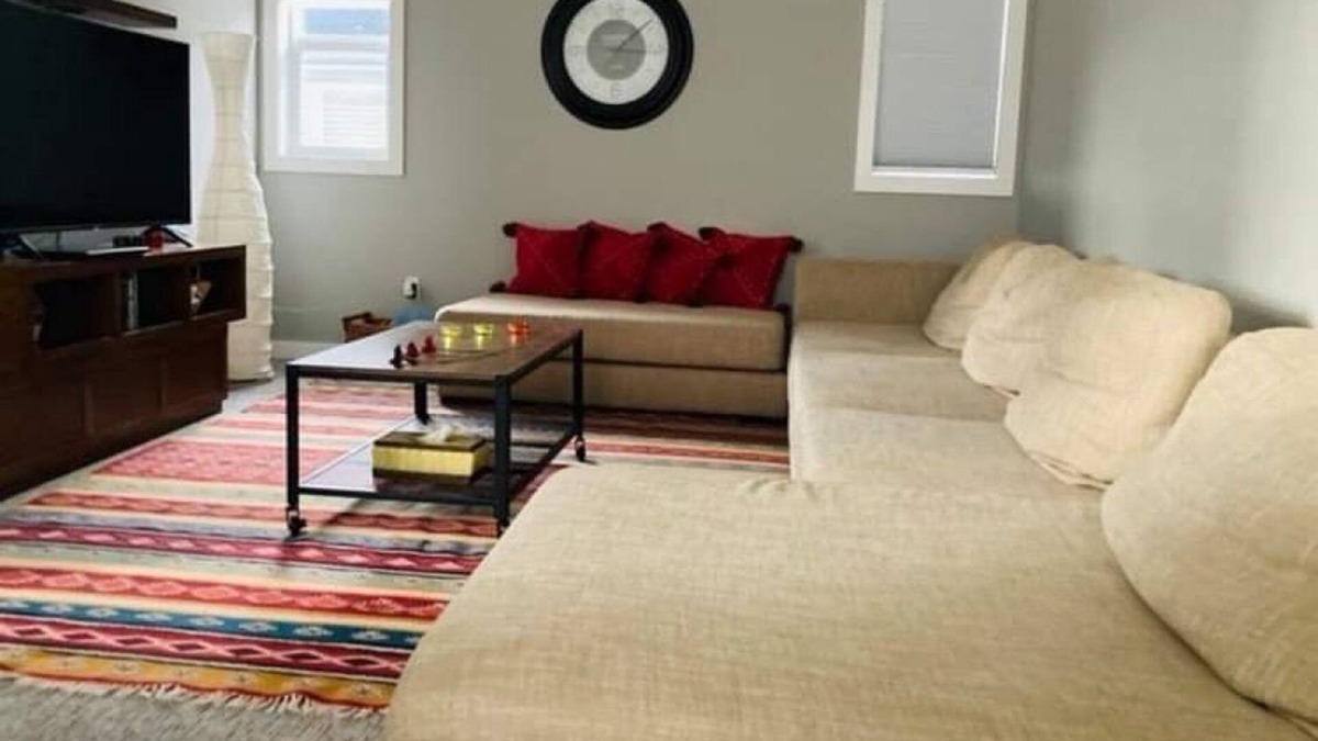 Symons Valley House | Beautiful Home for Rent - 303 Sherview Grove NW