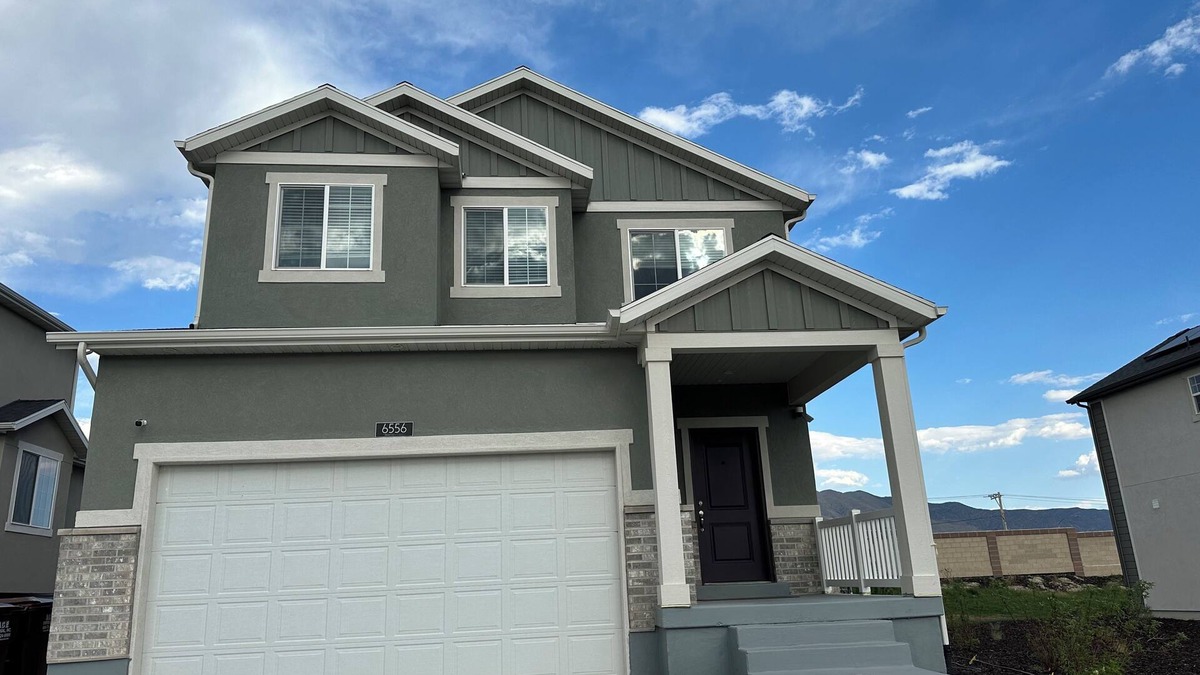 Eagle Mountain House | Beautiful Home in Eagle Mountain 3bedroom, WIFI , AC