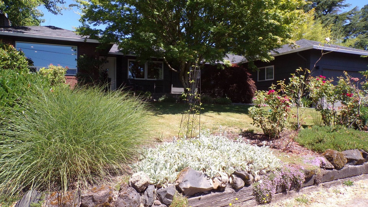 Crestwood House | Beautiful Home in Amazing SW Portland/Tigard Location