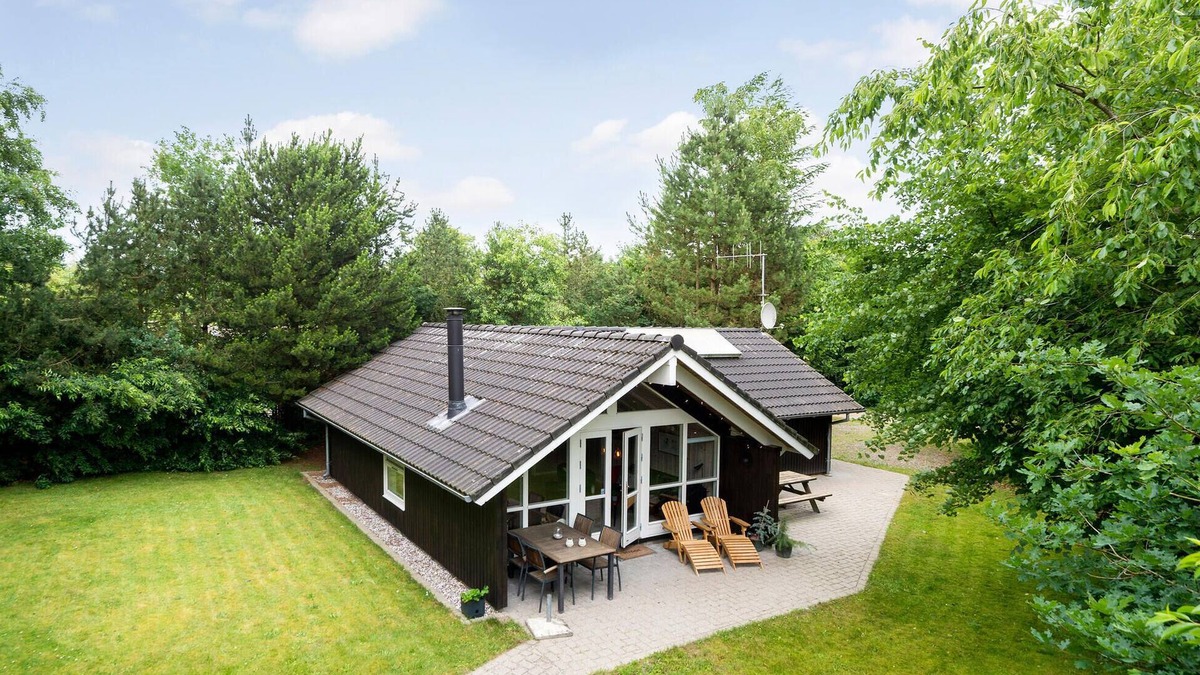 Ansager House | Beautiful home in Ansager with WiFi