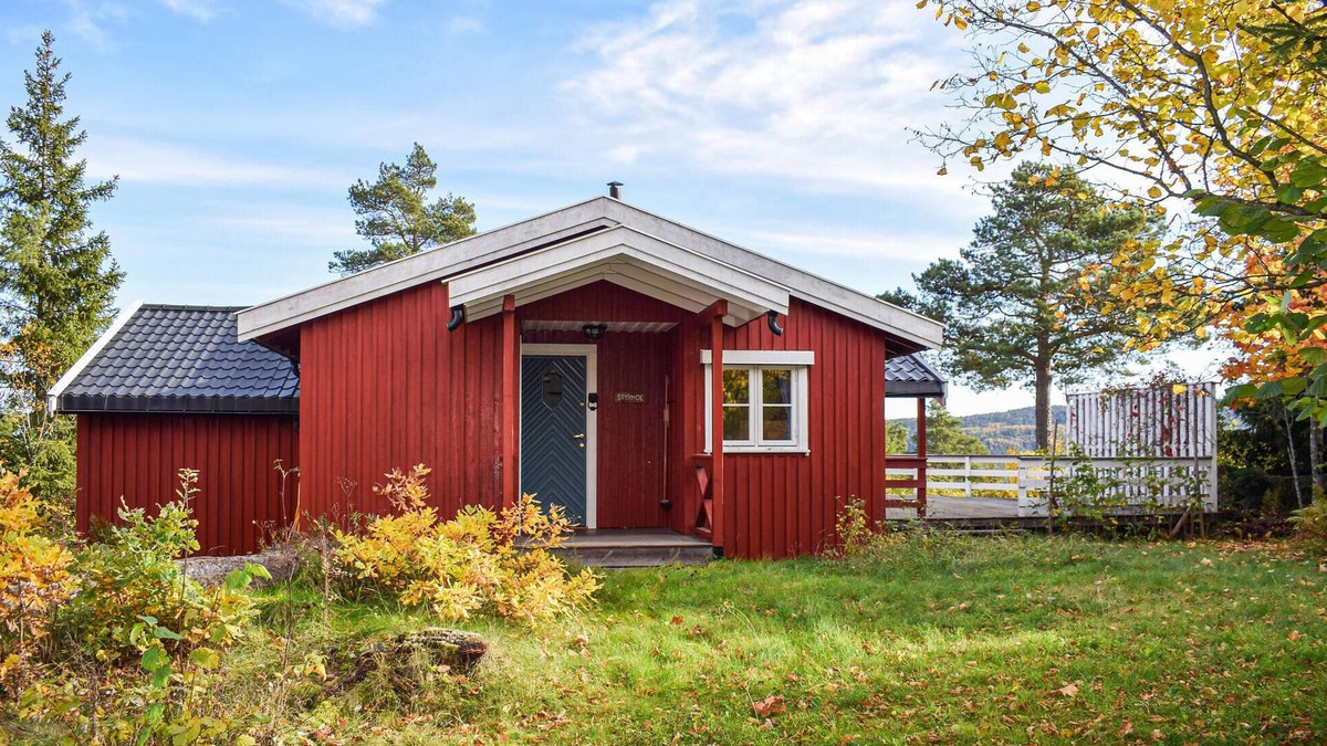 Royken House | Beautiful home in åros with kitchen