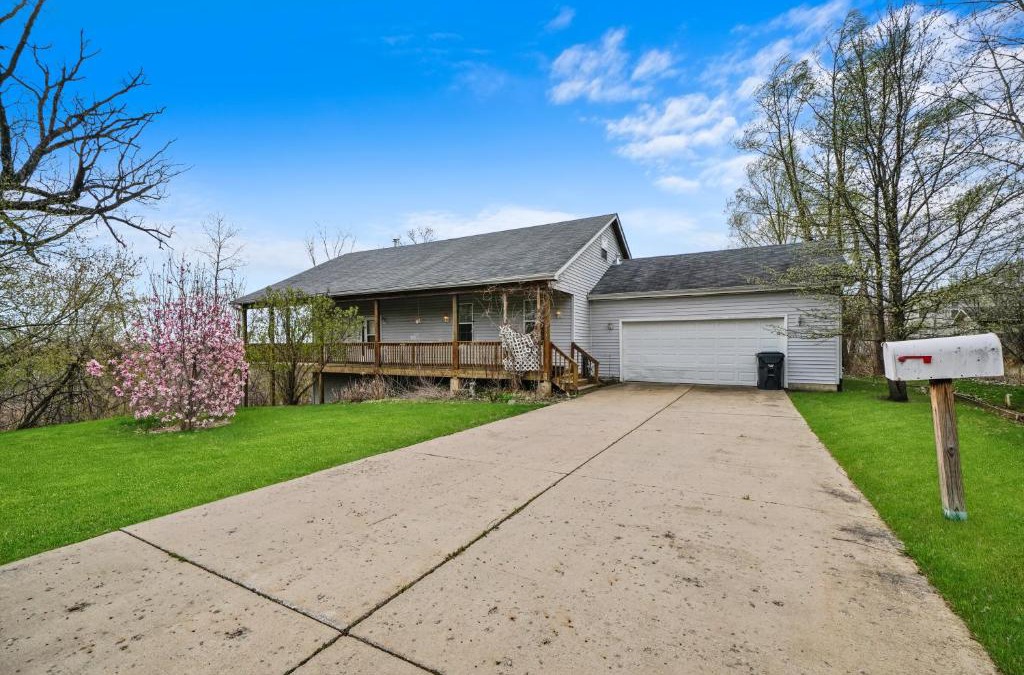 Waukegan House | Beautiful home in Beach Park IL