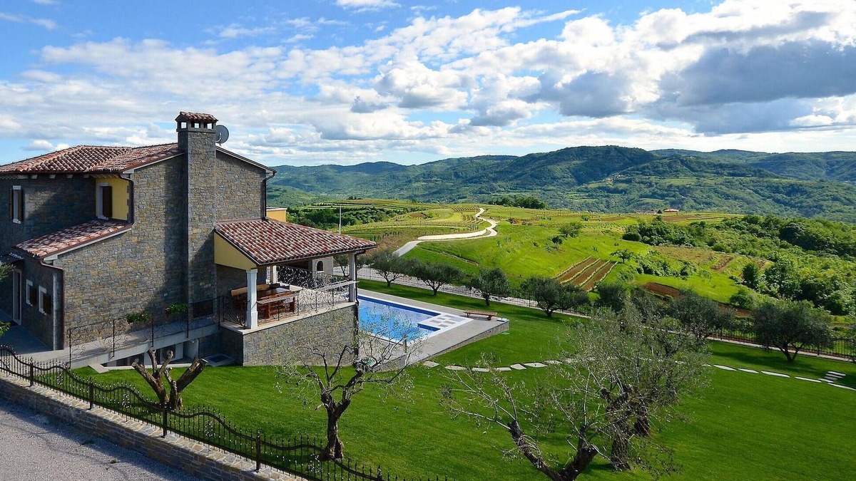 Sculci House | Beautiful home in Buzet with sauna