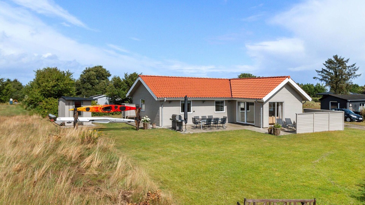 Nordstrand House | Beautiful home in Frederikshavn with WiFi