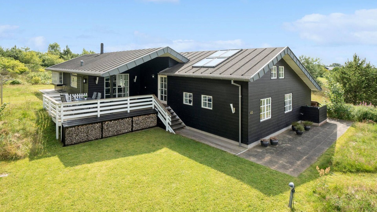 Krejbjerg House | Beautiful home in Ejstrupholm with WiFi