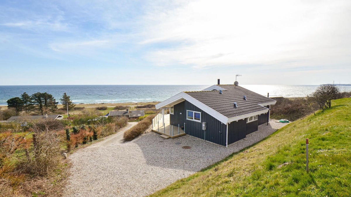Ebeltoft House | Beautiful home in Ebeltoft with sauna