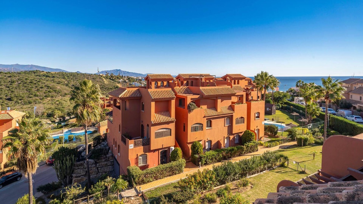 Buenas Noches House | Beautiful home in Estepona with WiFi