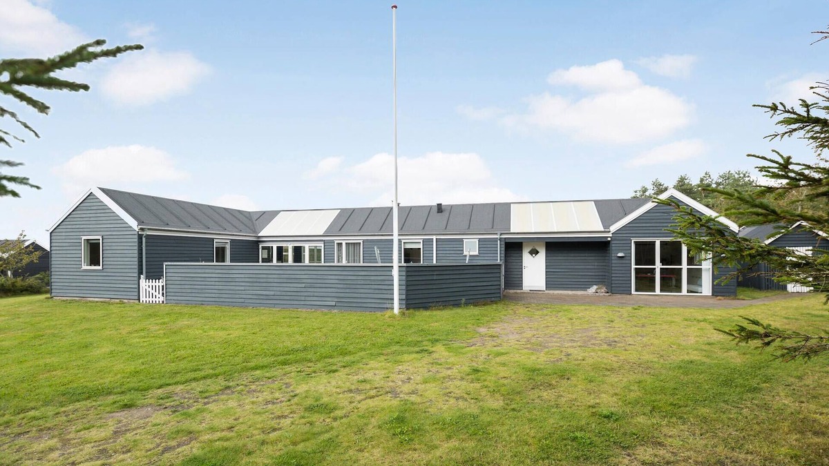 Ertebølle House | Beautiful home in Farsø with WiFi