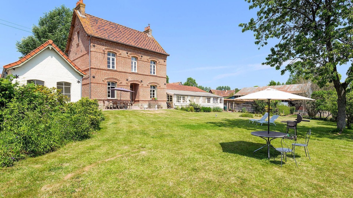 Fressin House | Beautiful home in Fressin with kitchen