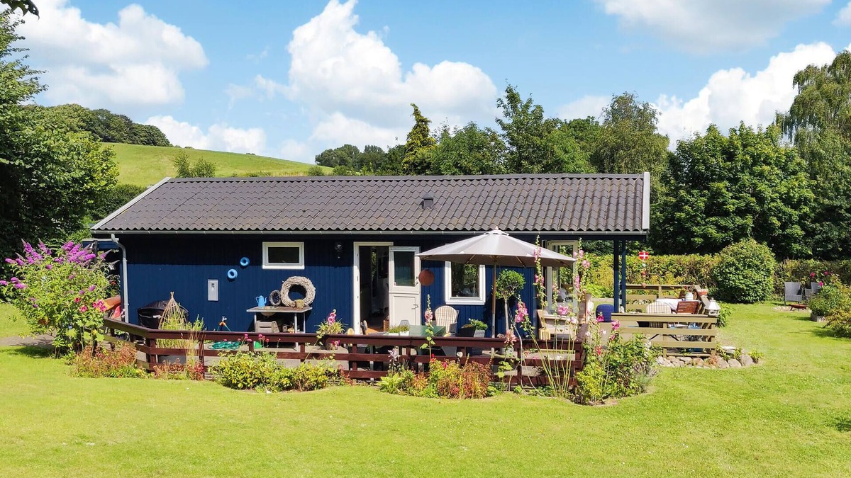 Haarby House | Beautiful home in Haarby with kitchen