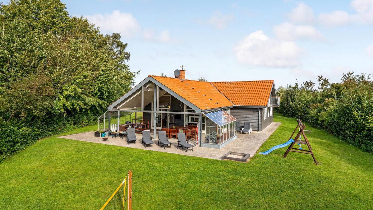 Helberskov Strand House | Beautiful home in Hadsund with sauna