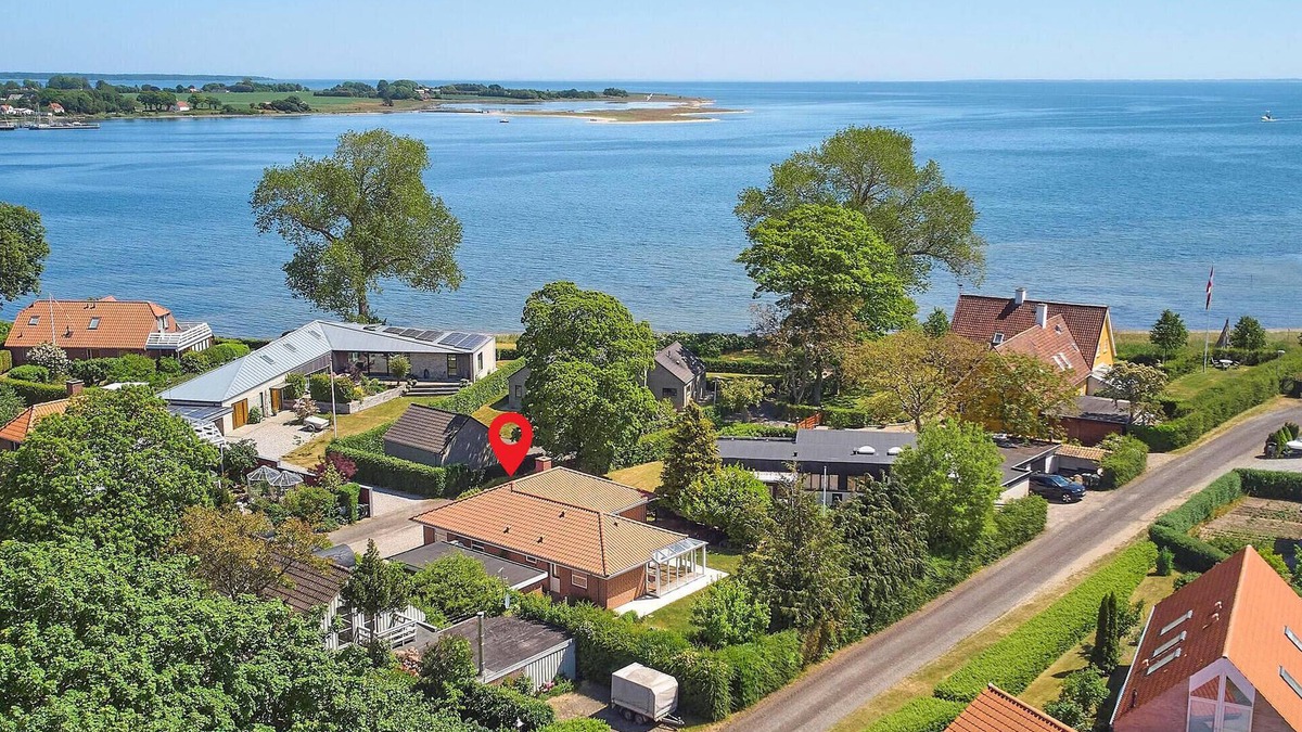 Boeslum House | Beautiful home in Juelsminde with house sea view