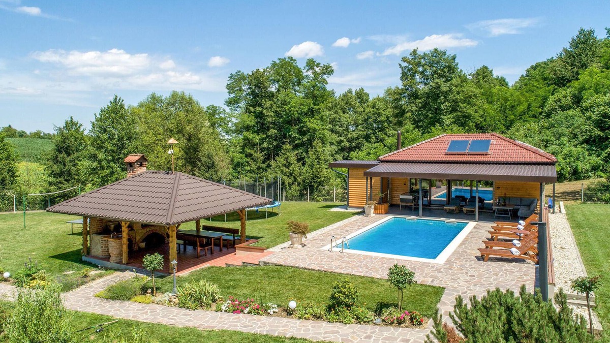 Jalzabet House | Beautiful home in Kelemen with sauna
