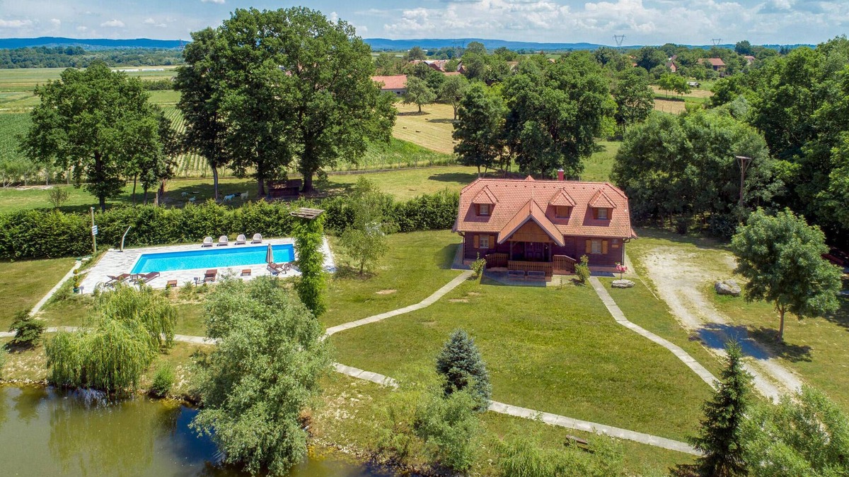Mala Ludina House | Beautiful home in Mala Ludina with WiFi
