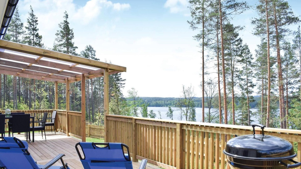 Hultsfred Municipality House | Beautiful home in Målilla with kitchen