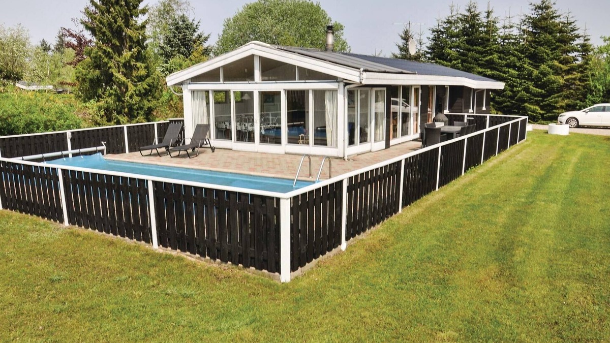 Vejlby Fed House | Beautiful home in Middelfart with sauna