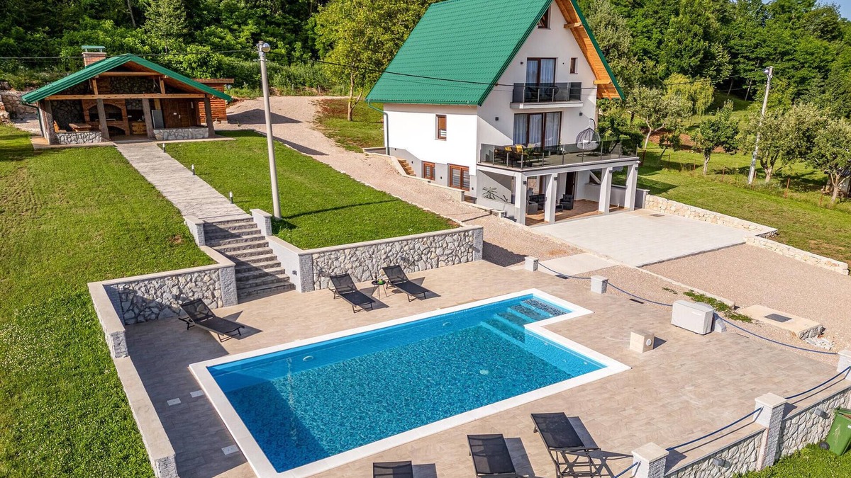 Gospic House | Beautiful home in Musaluk