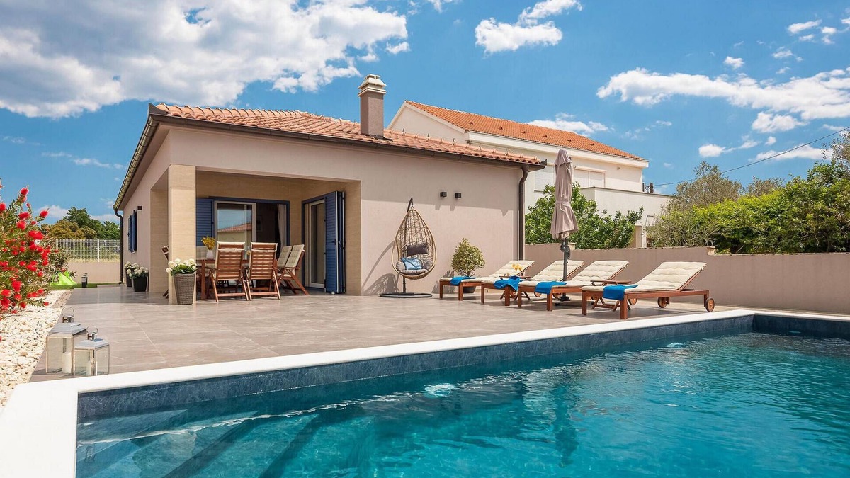 Nin House | Beautiful home in Nin