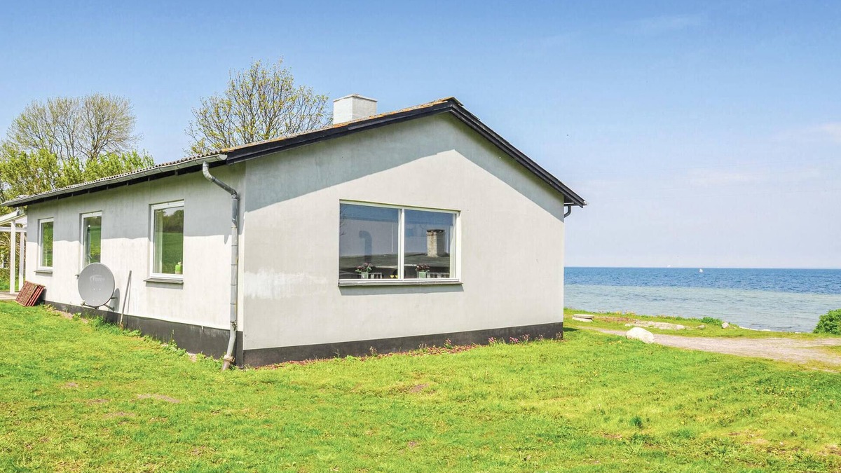Nordborg House | Beautiful home in Nordborg with kitchen