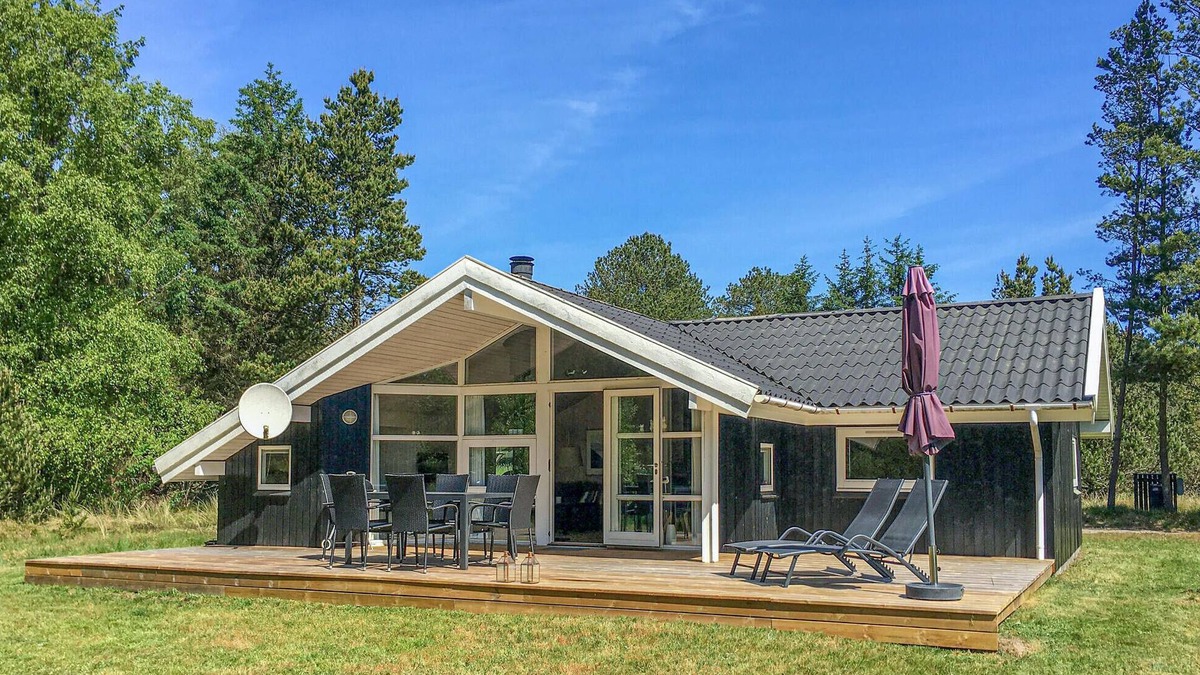 Mosevra House | Beautiful home in Oksbøl with WiFi