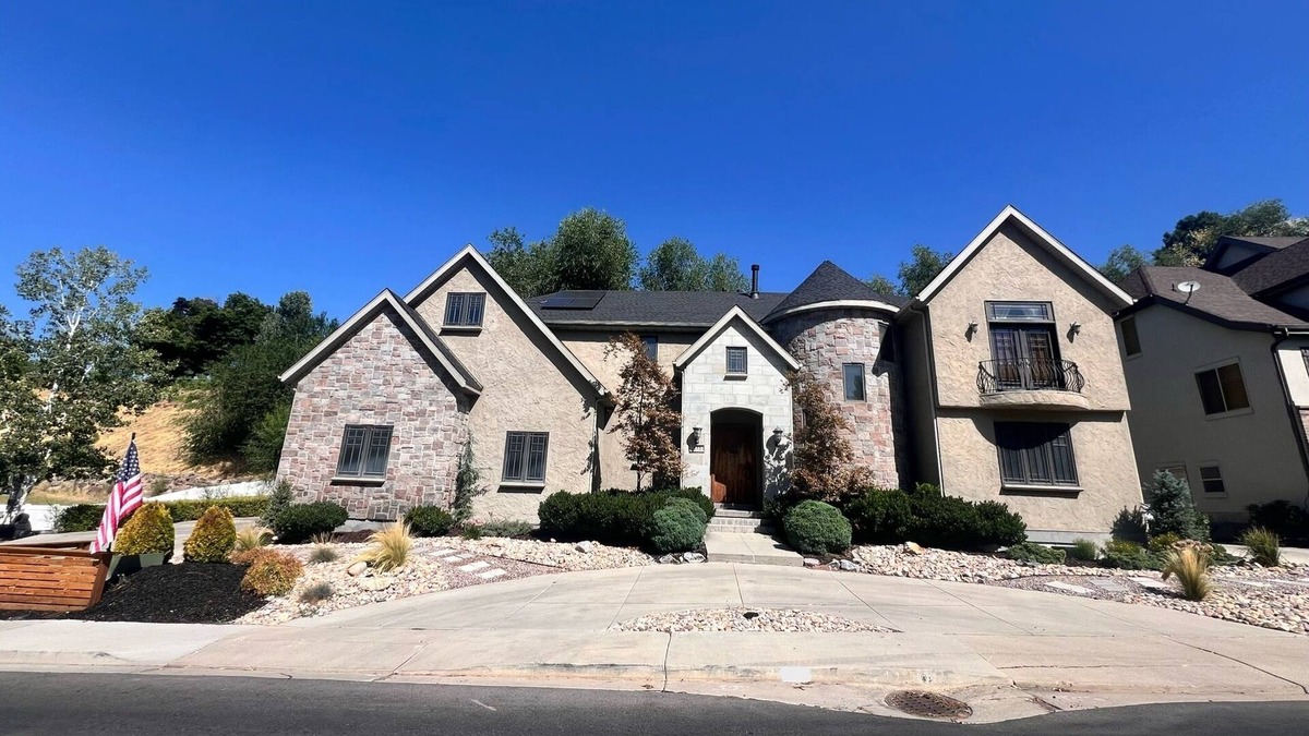 Lakeview House | Beautiful Home in Orem, Utah