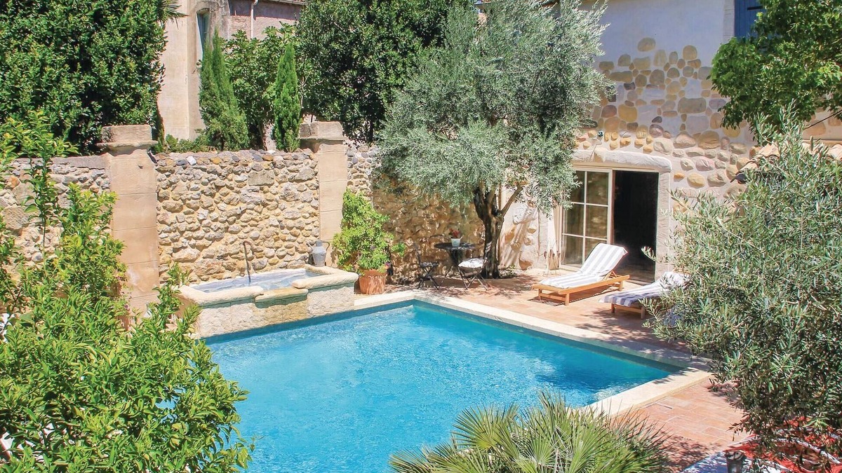 Roujan House | Beautiful home in Roujan with WiFi