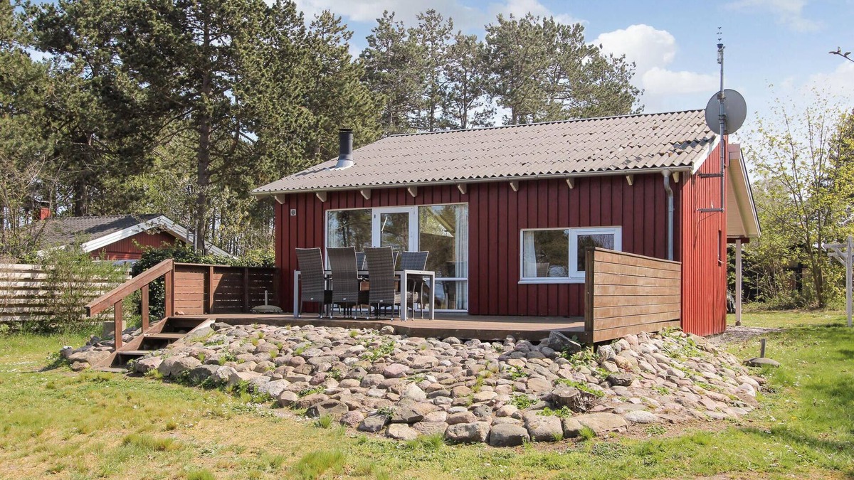 Samsø House | Beautiful home in Samsø with kitchen