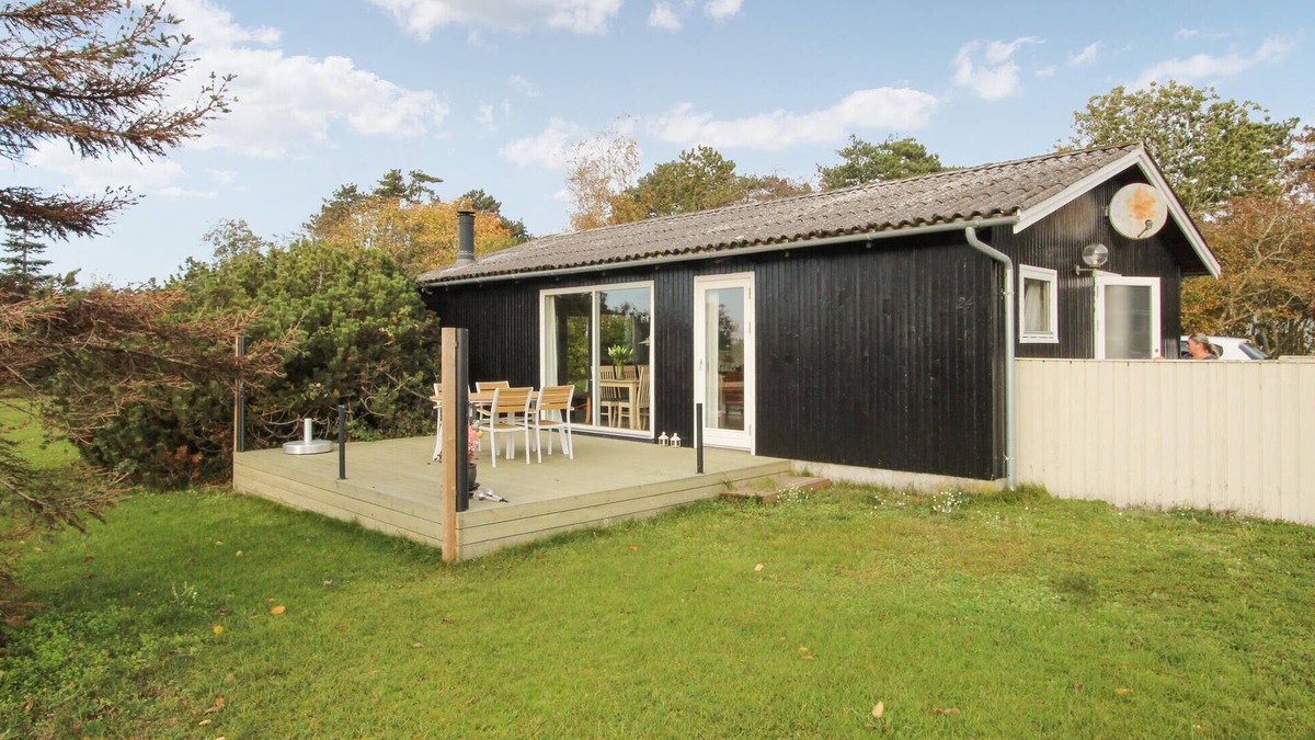 Samsø House | Beautiful home in Samsø with kitchen