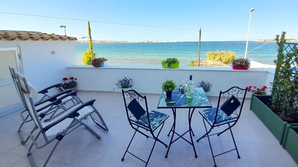 Carrozziere House | Beautiful home in Siracusa with kitchen
