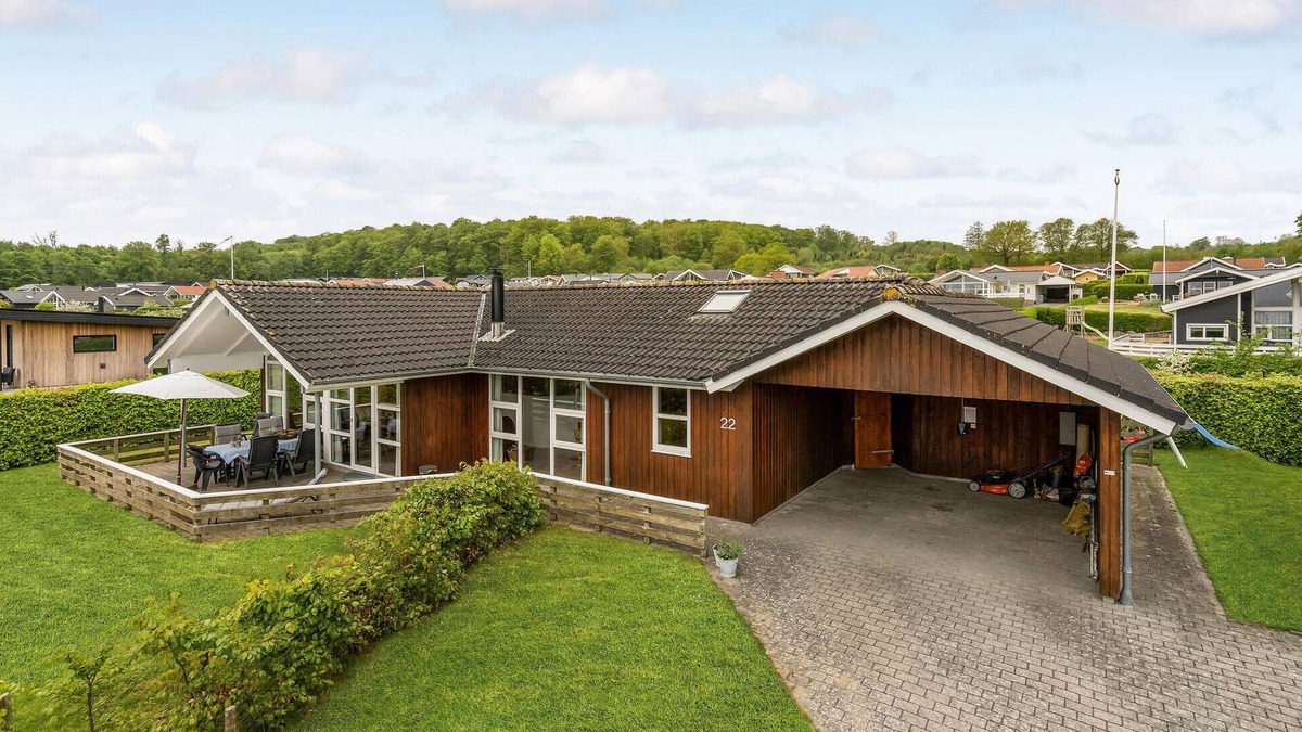 Grønninghoved Strand House | Beautiful home in Sjølund with WiFi
