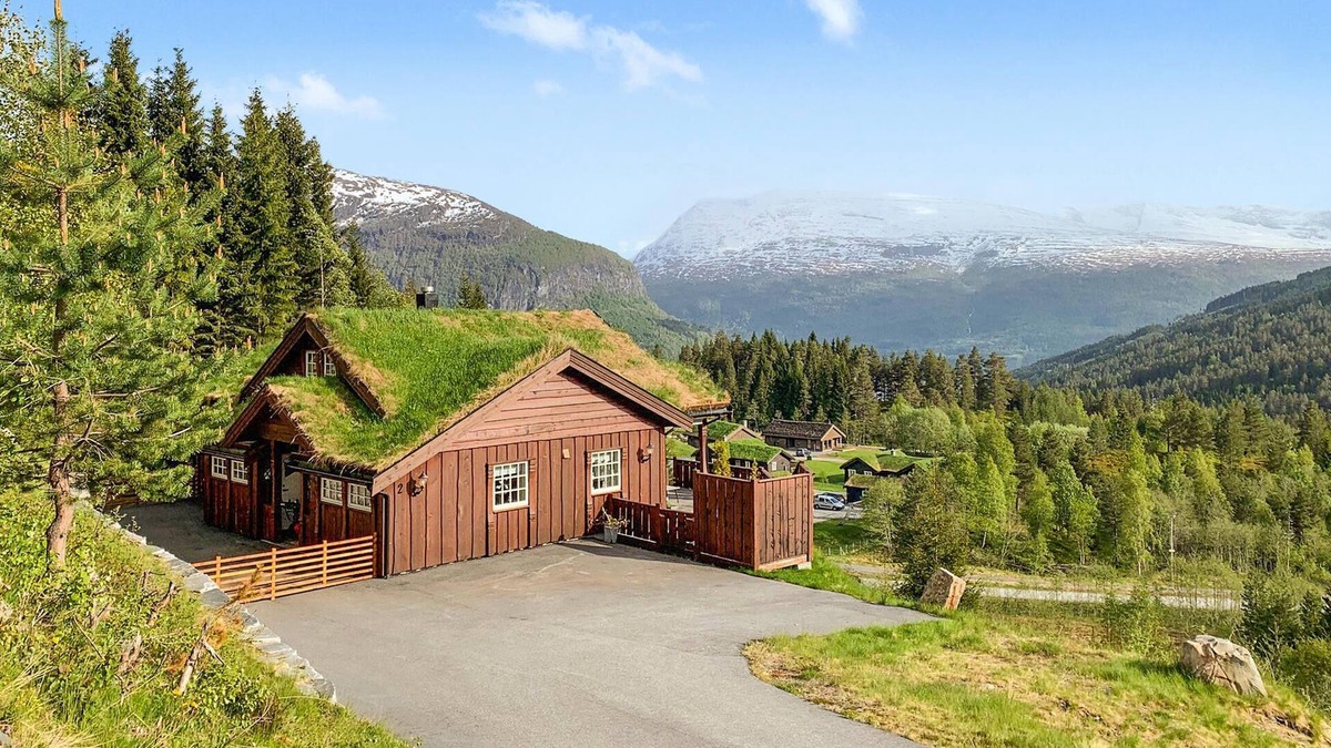 Stryn House | Beautiful home in Stryn with kitchen