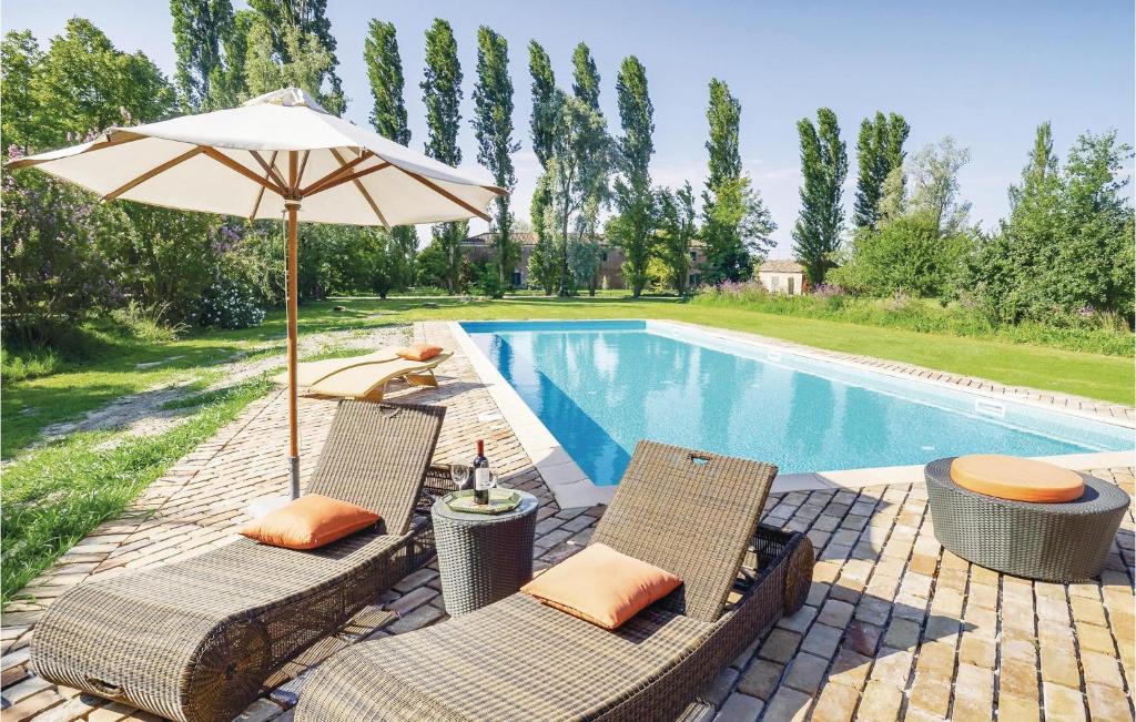 Taglio di Po House | Beautiful Home In Taglio Di Po Ro