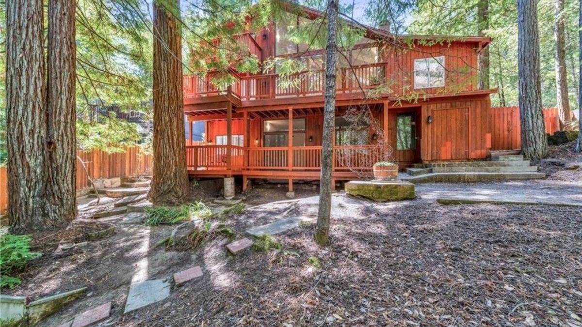 Willits House | Beautiful Home in the Redwoods