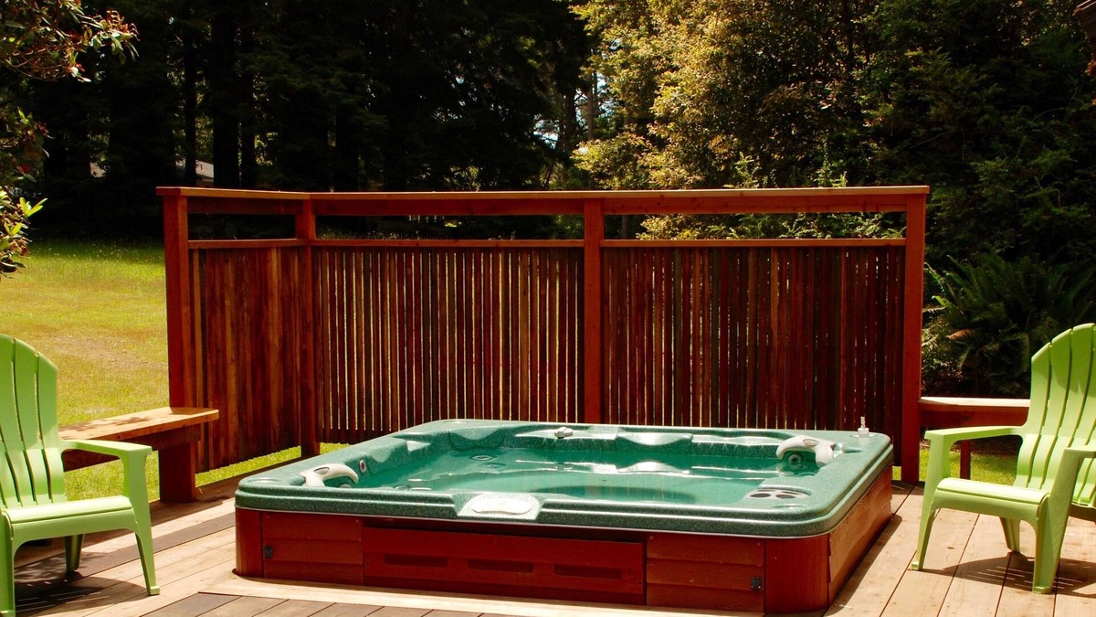 Cleone House | Beautiful Home in the Heart of the Majestic Redwoods. Secluded on 10 acres.