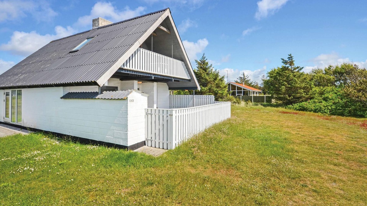 Vorupør House | Beautiful home in Thisted with kitchen