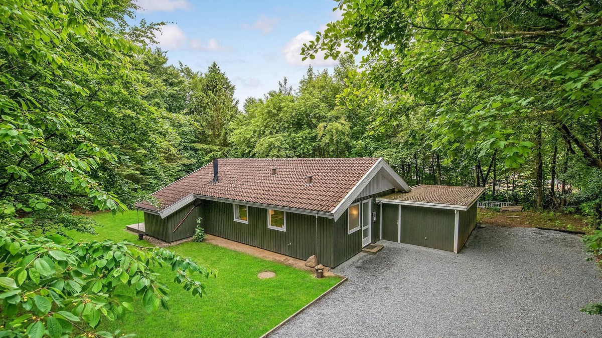 Arrild Ferieby House | Beautiful home in Toftlund with WiFi