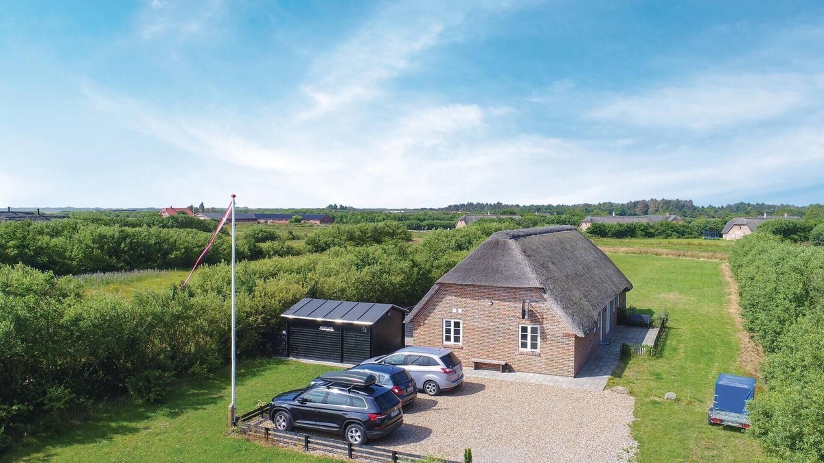 Øby House | Beautiful home in Ulfborg with WiFi