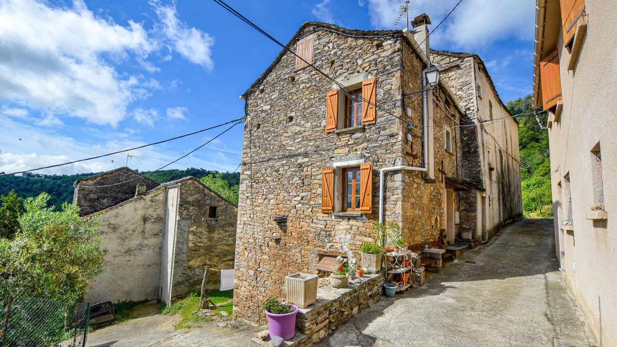 Zalana House | Beautiful home in Zalana