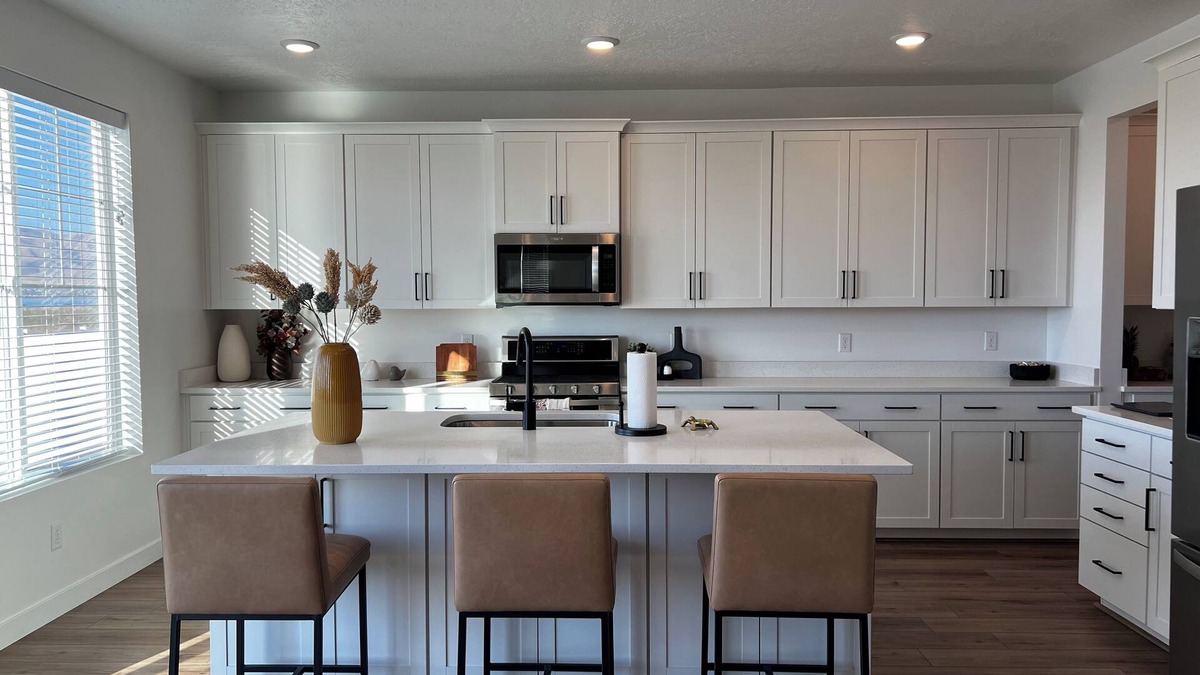 American Fork House | Beautiful home near Thanksgiving Point. Views of Utah Lake, sunrise and sunset