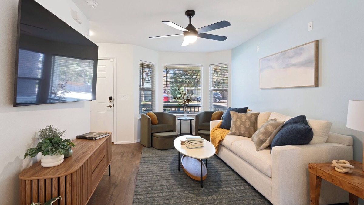Depot Bench House | Beautiful Home: Near DT/BSU + Fire Pit + Grill