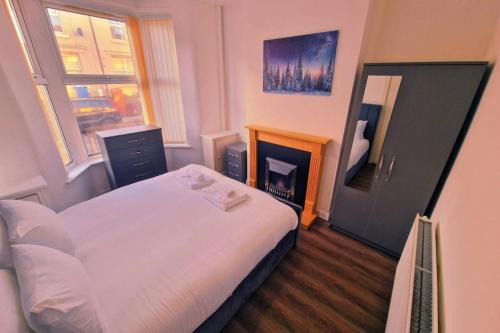 Everton Apartment | Beautiful home near LFC Stadium